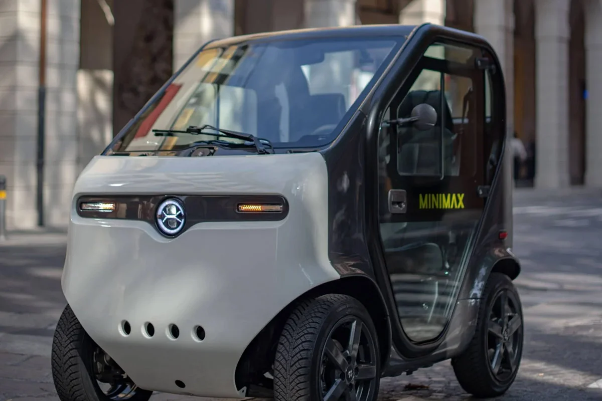 mini auto elettrica xraam